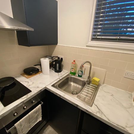 Small Single Room Walking Distance To Hove Station المظهر الخارجي الصورة