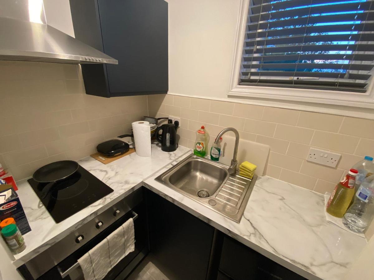 Small Single Room Walking Distance To Hove Station المظهر الخارجي الصورة