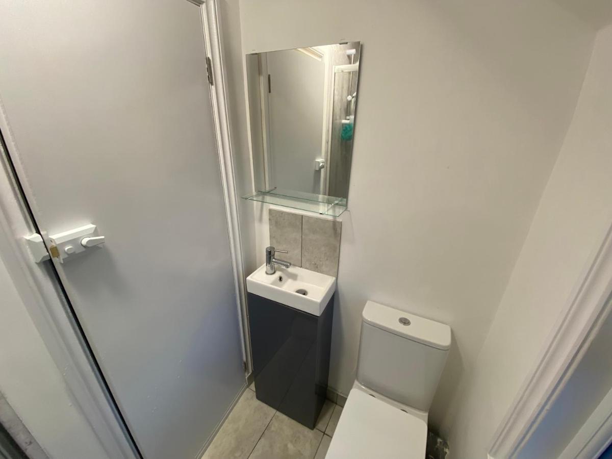 Small Single Room Walking Distance To Hove Station المظهر الخارجي الصورة