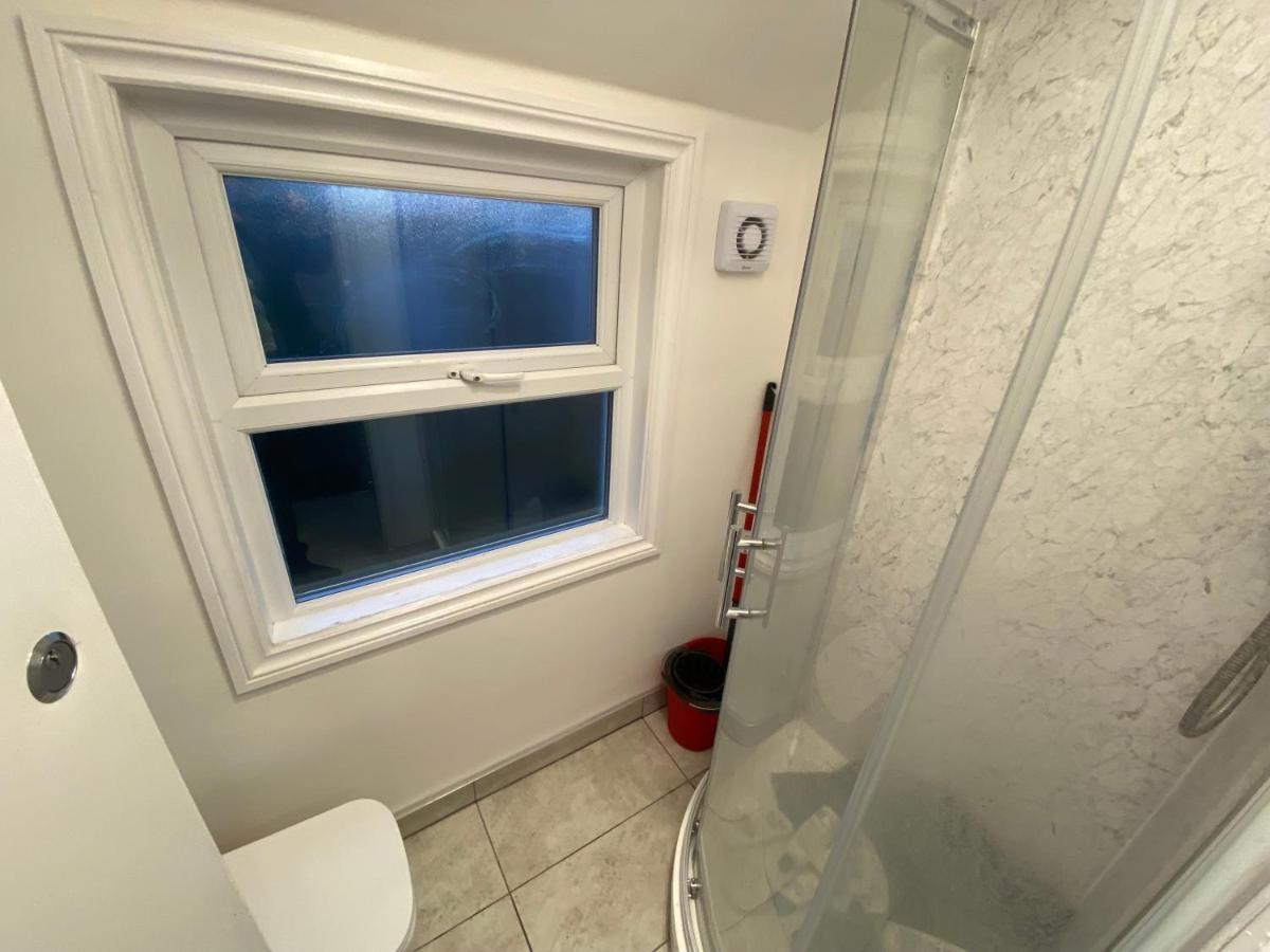 Small Single Room Walking Distance To Hove Station المظهر الخارجي الصورة