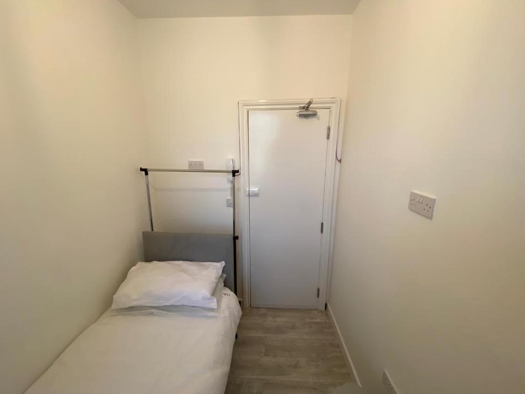 Small Single Room Walking Distance To Hove Station المظهر الخارجي الصورة